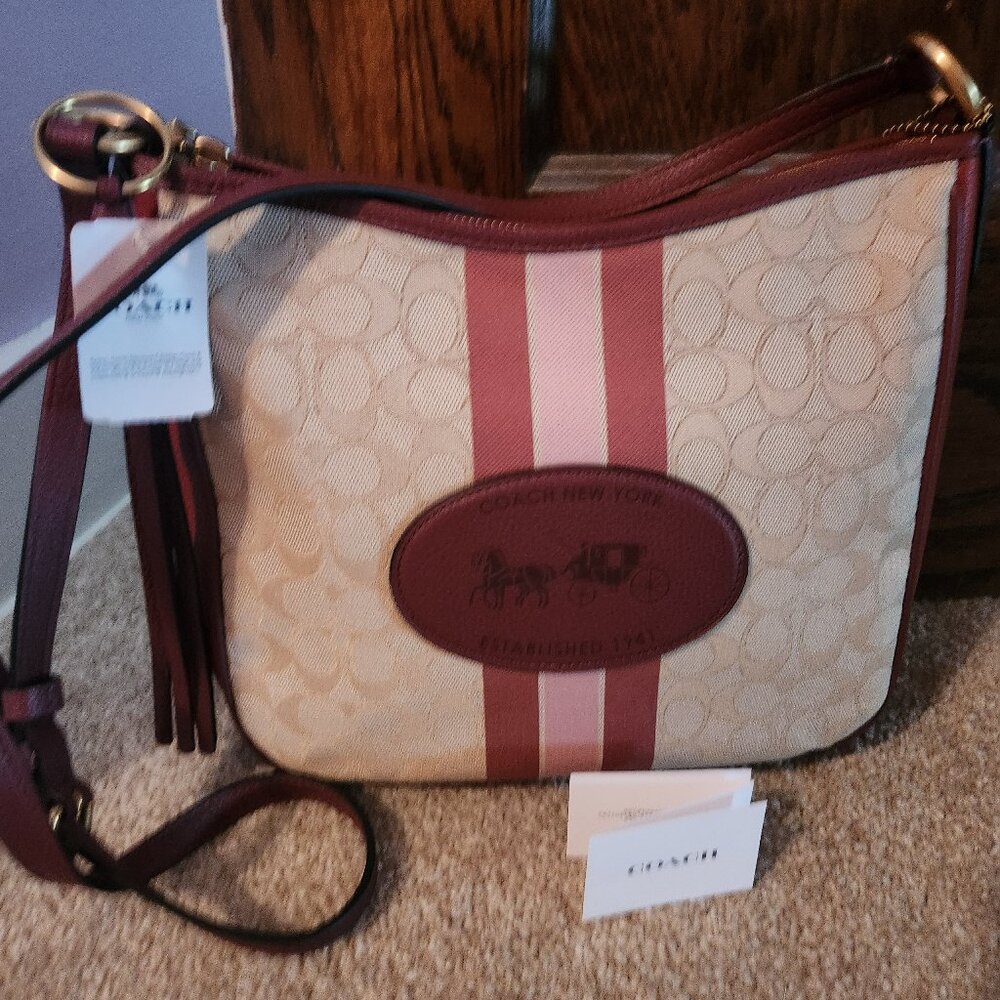 NWT Signature Coach Chaise Khaki Jacquard & Wine Leather Purse - Picture 2 of 14